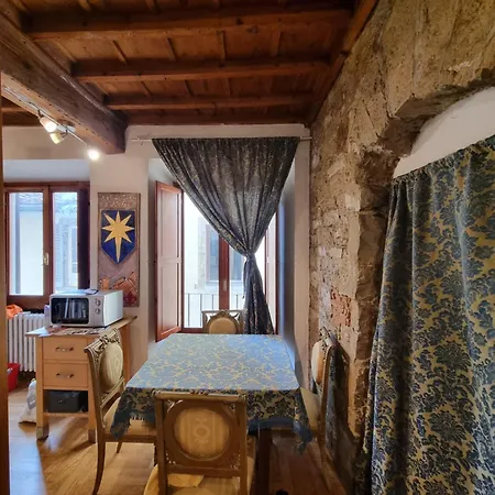 La Sede Dell'arte Monolocale E In Torre Medievale Vicino A Duomo E Piazza Signoria Apartmán *