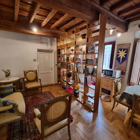 La Sede Dell'arte Monolocale E In Torre Medievale Vicino A Duomo E Piazza Signoria