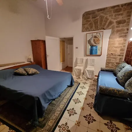 La Sede Dell'arte Monolocale E In Torre Medievale Vicino A Duomo E Piazza Signoria