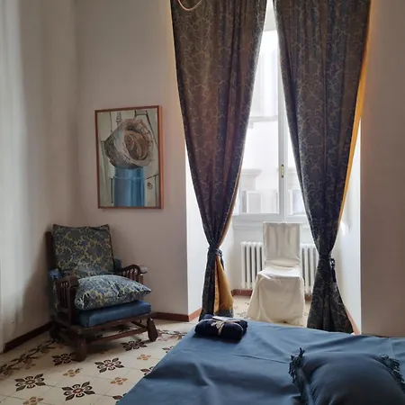 La Sede Dell'arte Monolocale E In Torre Medievale Vicino A Duomo E Piazza Signoria Florencie