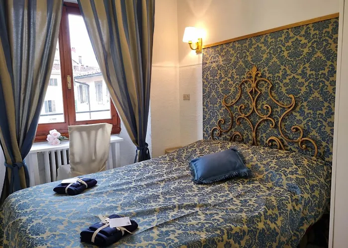 La Sede Dell'arte Monolocale E In Torre Medievale Vicino A Duomo E Piazza Signoria