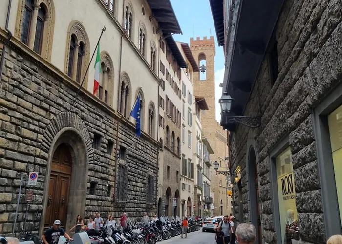 Апартаменты La Sede Dell'arte Monolocale E In Torre Medievale Vicino A Duomo E Piazza Signoria