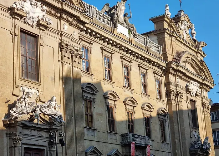 La Sede Dell'arte Monolocale E In Torre Medievale Vicino A Duomo E Piazza Signoria *