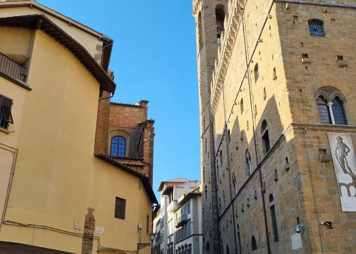 La Sede Dell'arte Monolocale E In Torre Medievale Vicino A Duomo E Piazza Signoria *